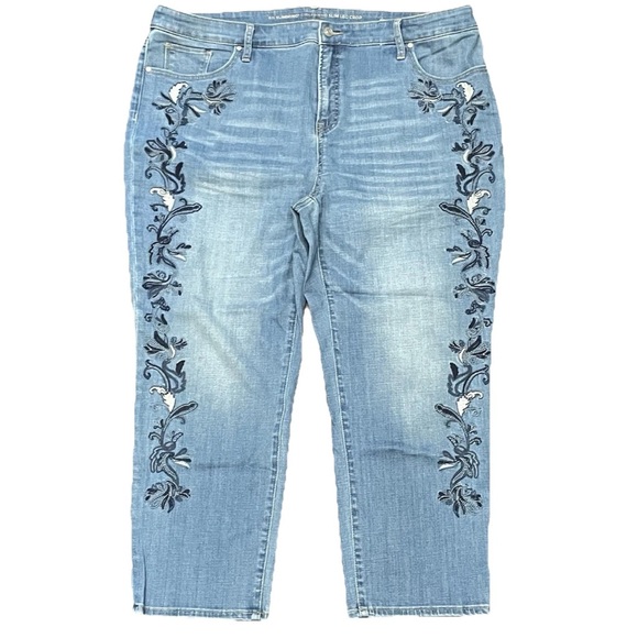 Chico’s GIRLFRIEND SLIM LEG CROP Size 18R or 3.5R Embroidered Floral Jeans Pant - Picture 1 of 5